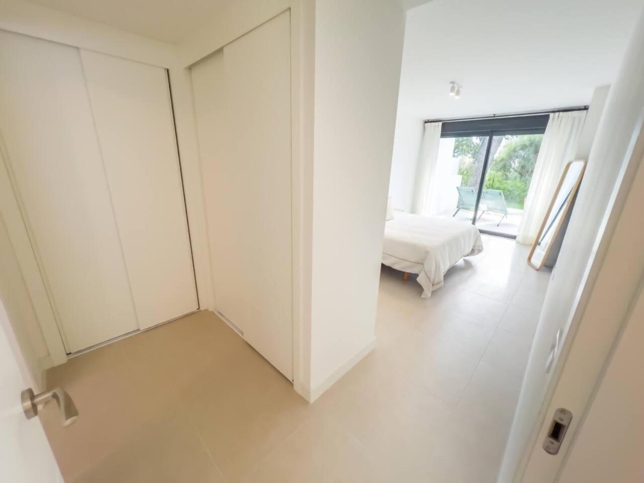 Apartamento Bajo Con Jardin En La Milla De Oro Marbella Exterior foto