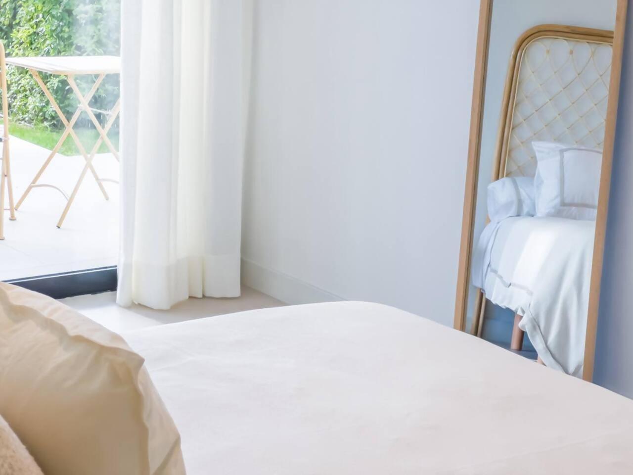 Apartamento Bajo Con Jardin En La Milla De Oro Marbella Exterior foto