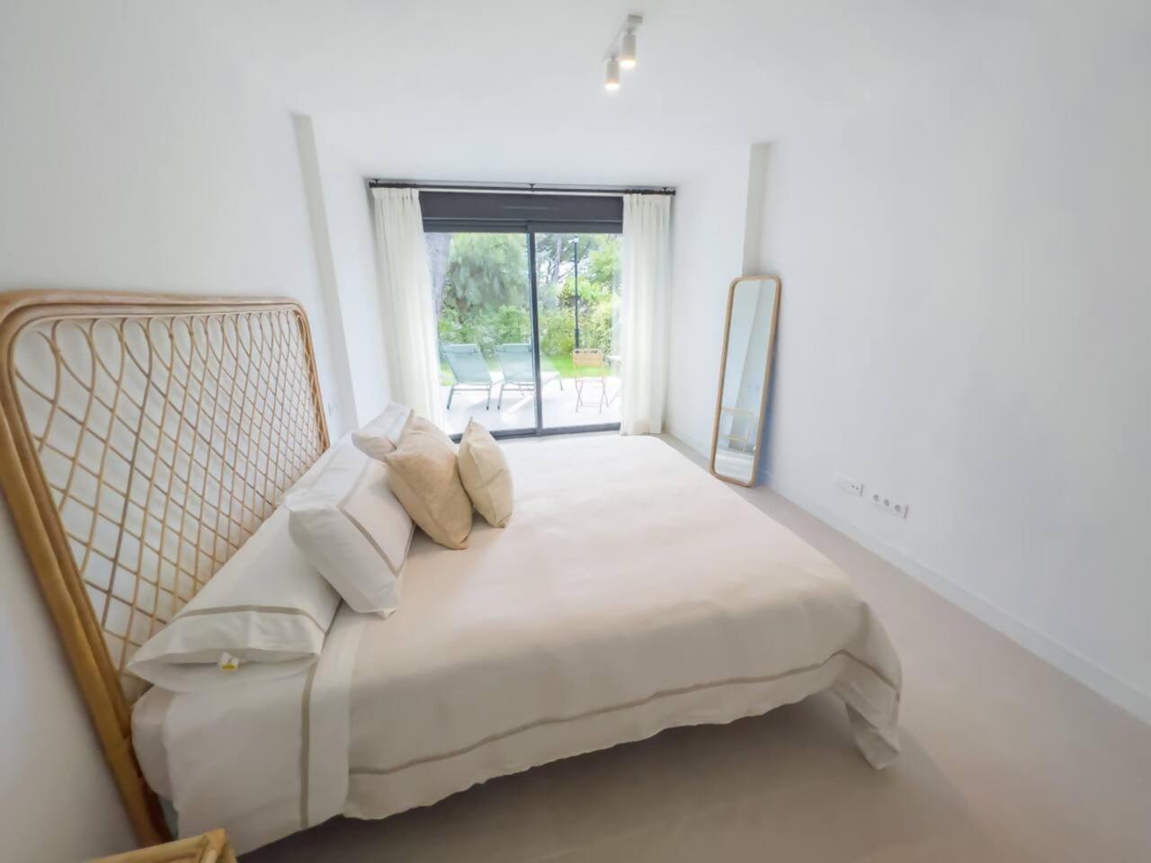 Apartamento Bajo Con Jardin En La Milla De Oro Marbella Exterior foto