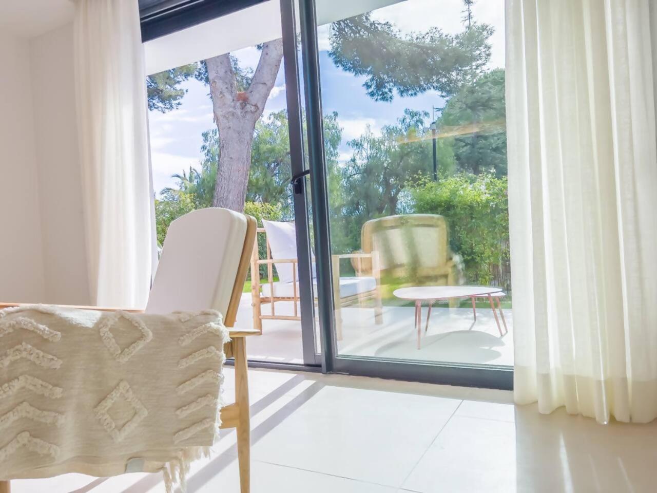 Apartamento Bajo Con Jardin En La Milla De Oro Marbella Exterior foto