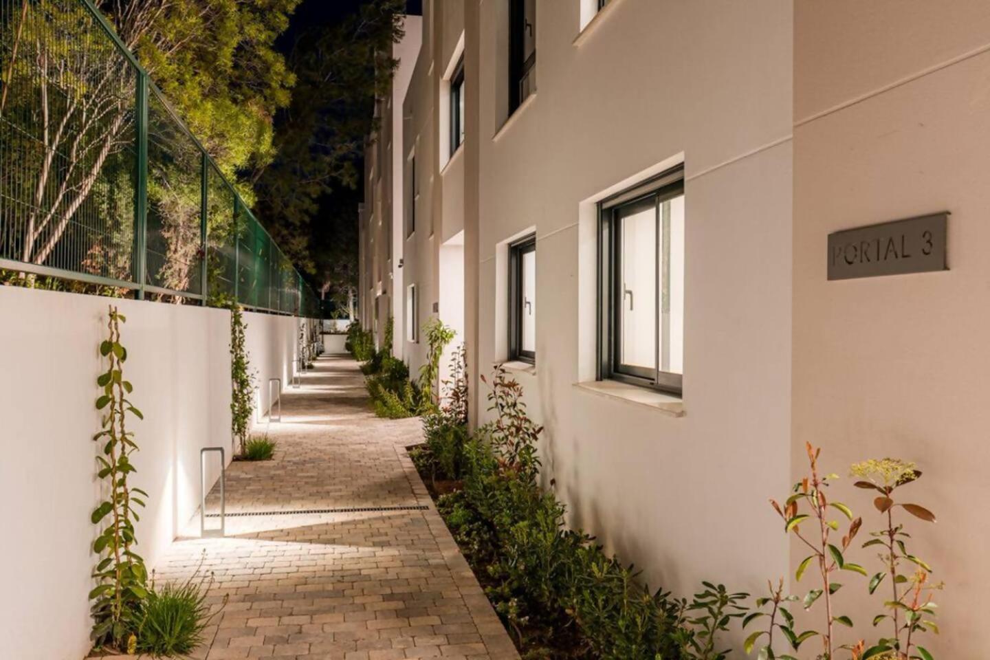 Apartamento Bajo Con Jardin En La Milla De Oro Marbella Exterior foto