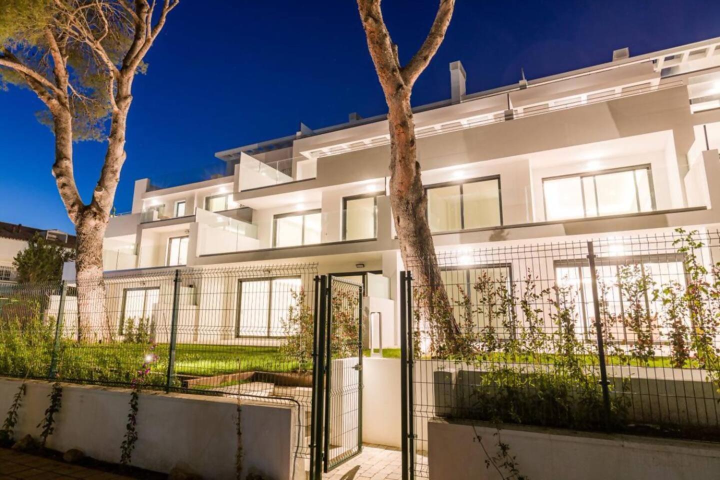 Apartamento Bajo Con Jardin En La Milla De Oro Marbella Exterior foto
