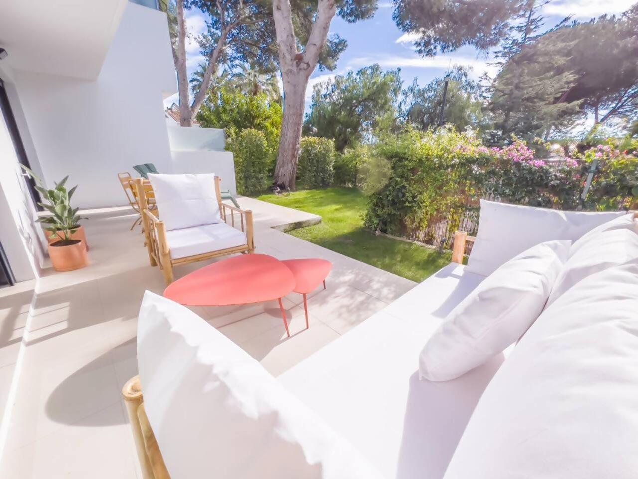 Apartamento Bajo Con Jardin En La Milla De Oro Marbella Exterior foto